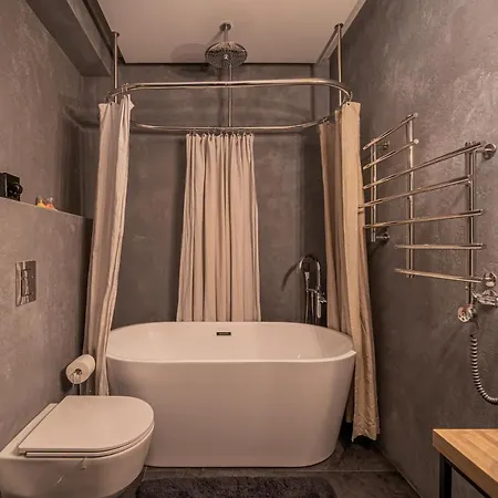 Lofts & Rosegold Luxury In Elegant 1br With Balcony In Center Apartment Riga