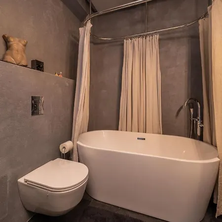 Lofts & Rosegold Luxury In Elegant 1br With Balcony In Center Apartment *